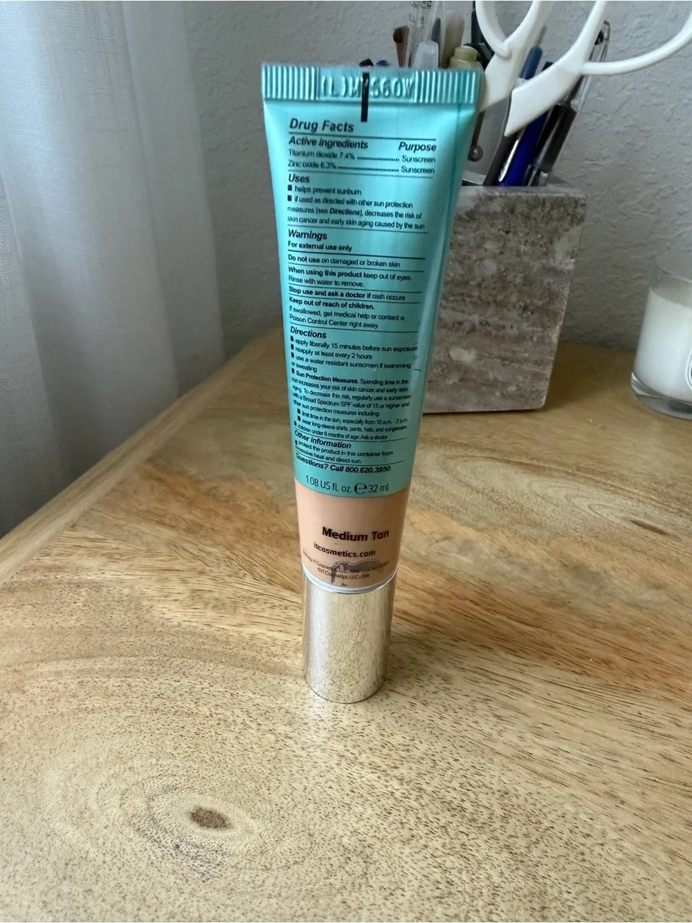 it cosmetics CC+ Oil-Free Matte Foundation - Teal & Beige